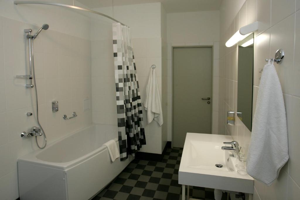 Koupelna v ubytování Kolonna Hotel Rēzekne
