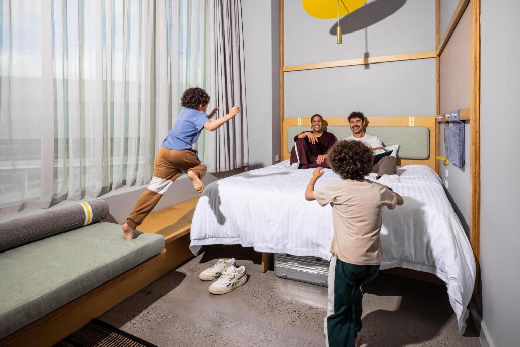 Atura Adelaide Airport - Resim 26