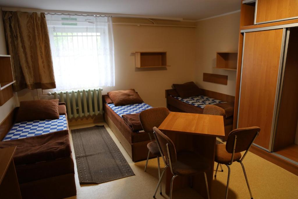 Szkolne Schronisko Młodzieżowe Morena - Habitación Compartida Mixta