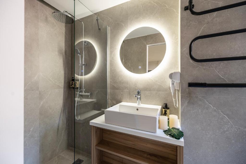 DOMIOS Suites Athens - Resim 39