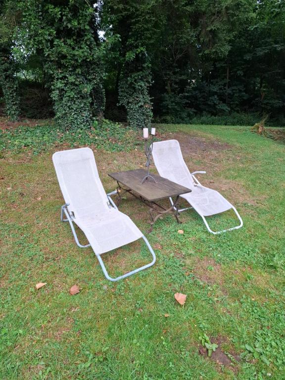 Afbeelding uit fotogalerij van Yourte Mongole et cabane in Houffalize