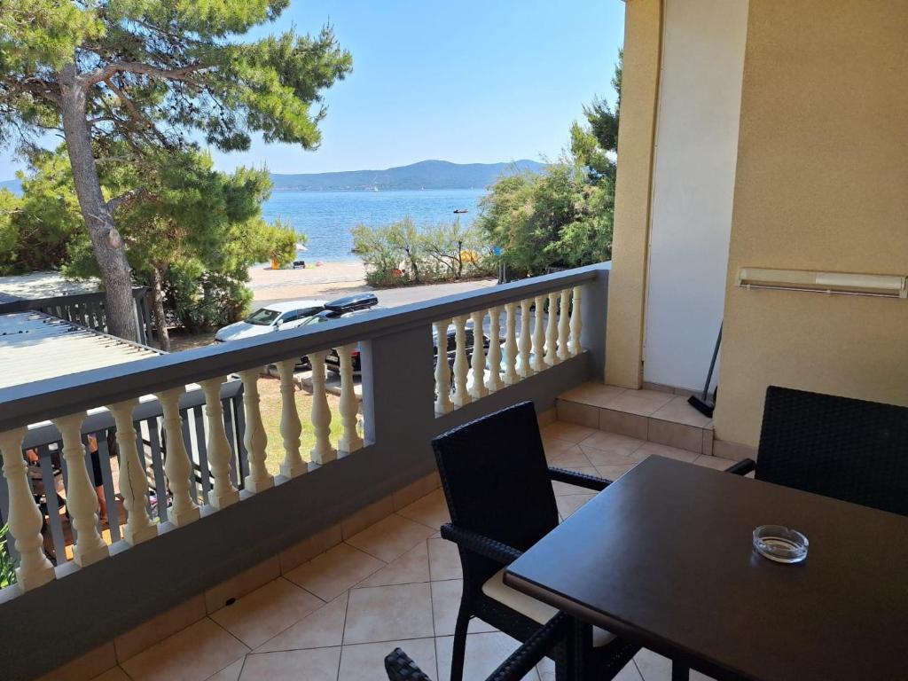 Guest House Malenica - Apartment With Sea View