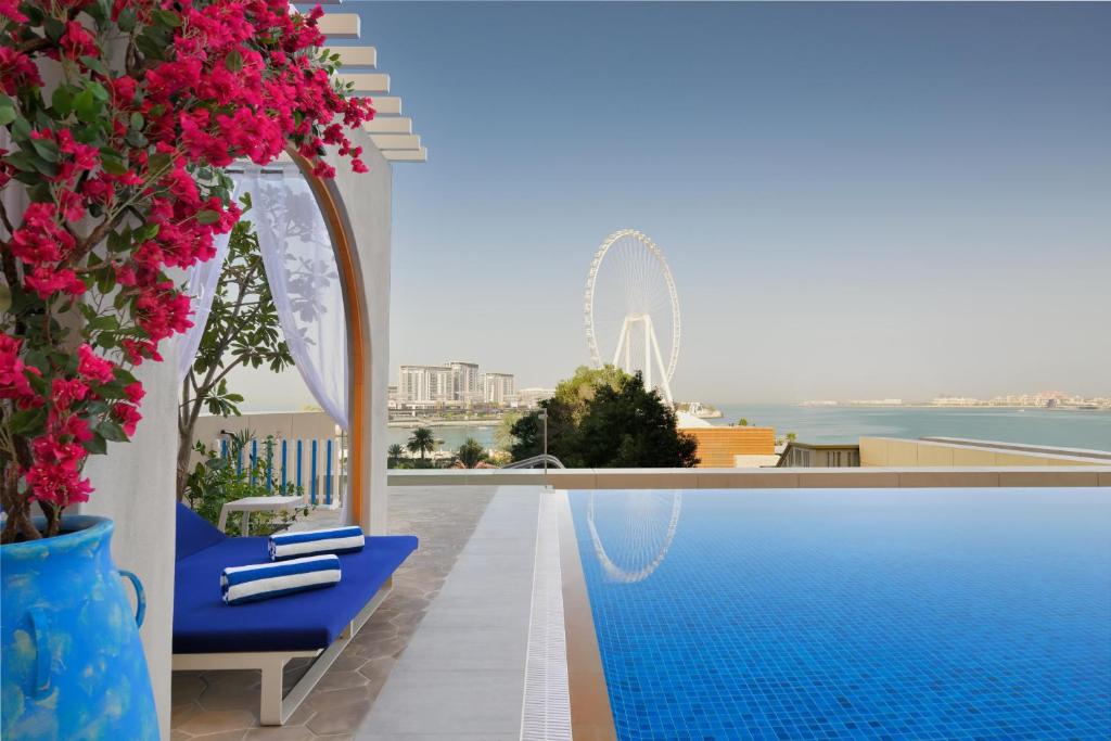 La alberca dentro o cerca de JA Ocean View Hotel, Jumeirah Beach Dubai