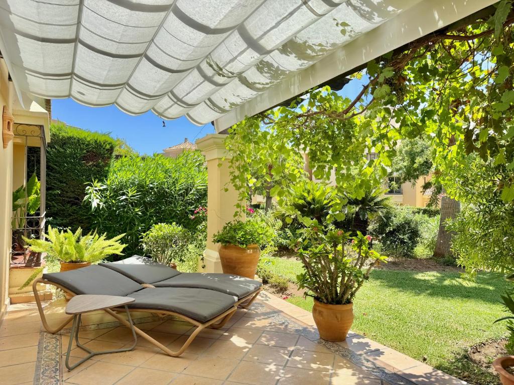 Sea Breeze Luxury Hacienda Elviria - EaW Homes