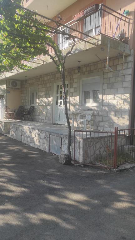 The building in which Az apartmant is located