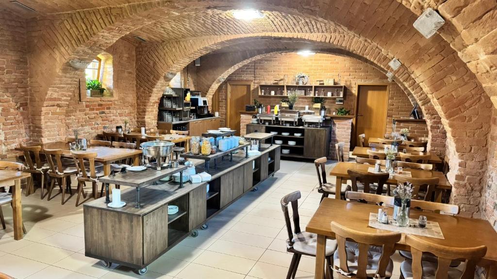 Relax Hotel Stork - 3