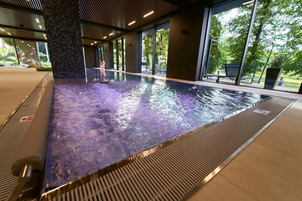 Swimmingpoolen hos eller tæt på Polanica Park LAGUNA Apartament 105