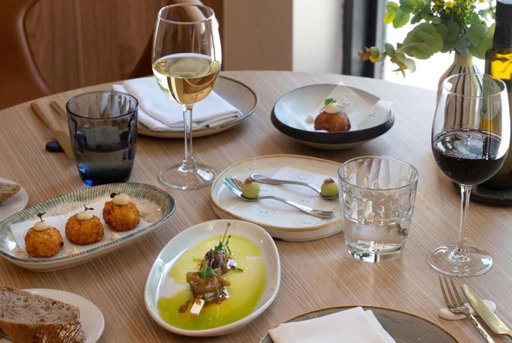 Catalonia Excelsior - Resim 13