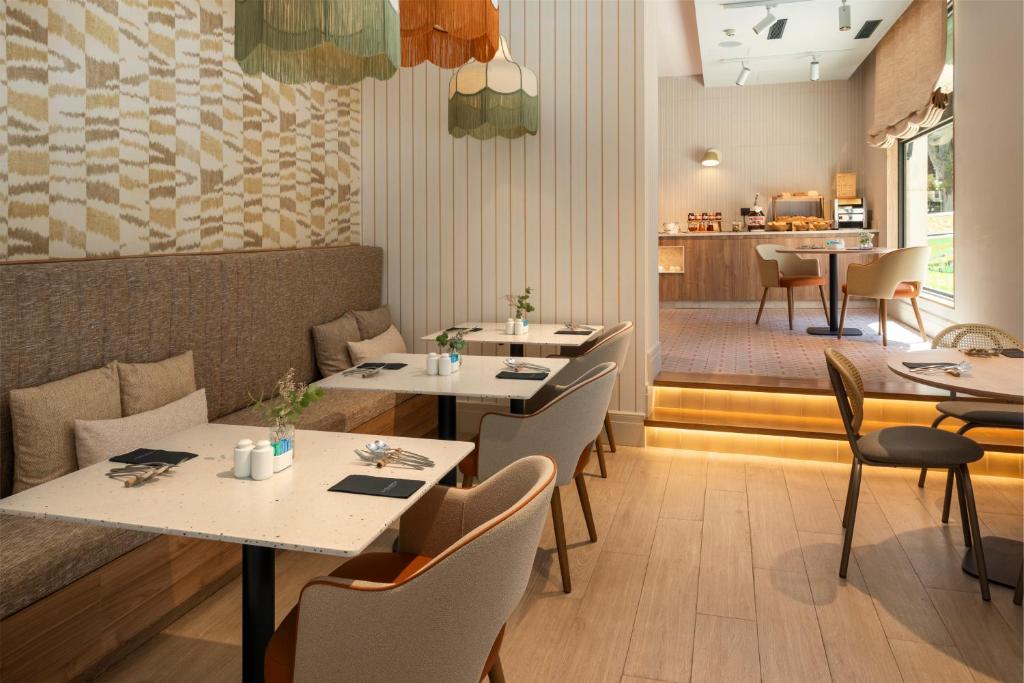 Catalonia Excelsior - Resim 21