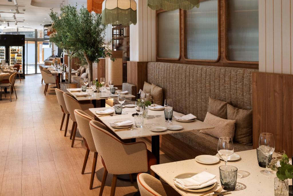 Catalonia Excelsior - Resim 17