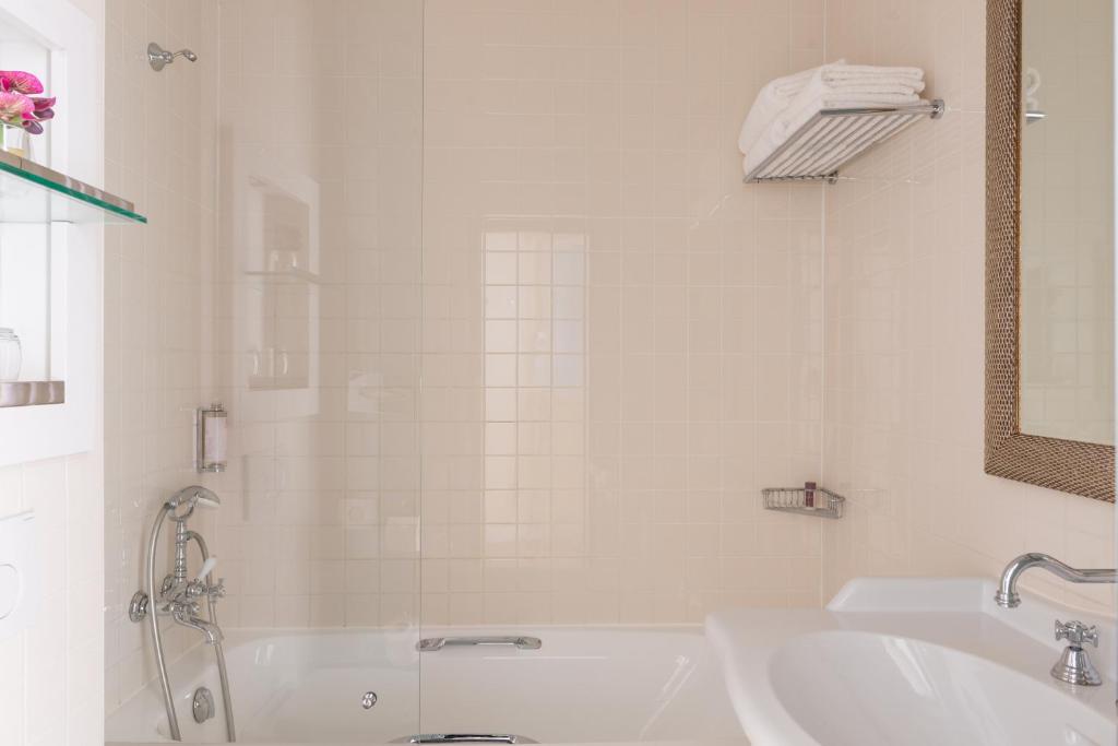 Le 123 Elysees - Astotel - Resim 9