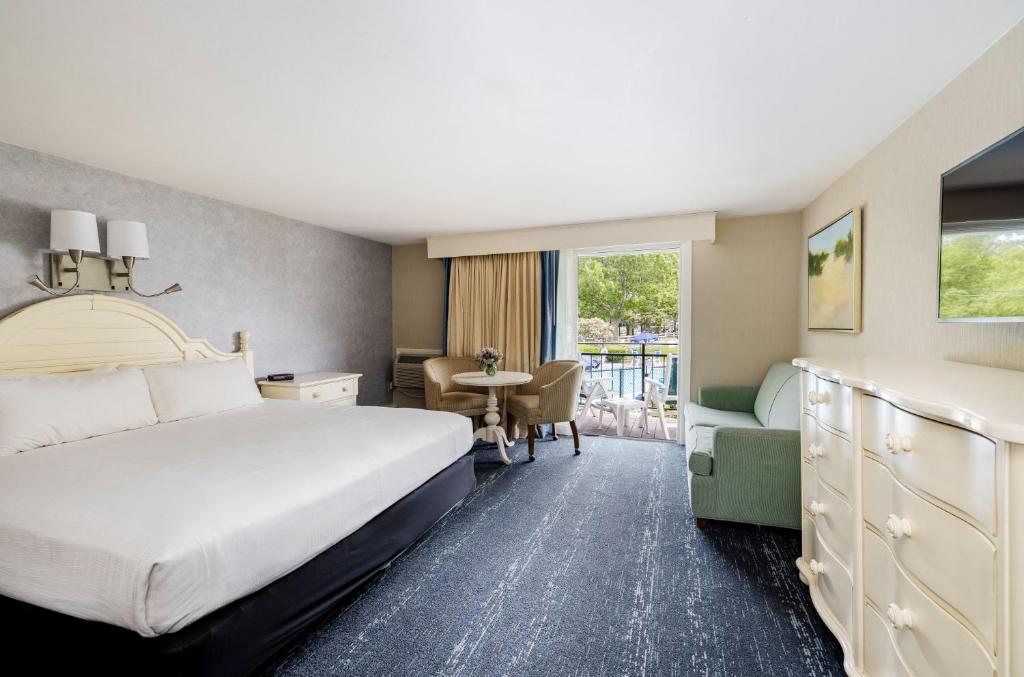 Blue Rock Resort photo