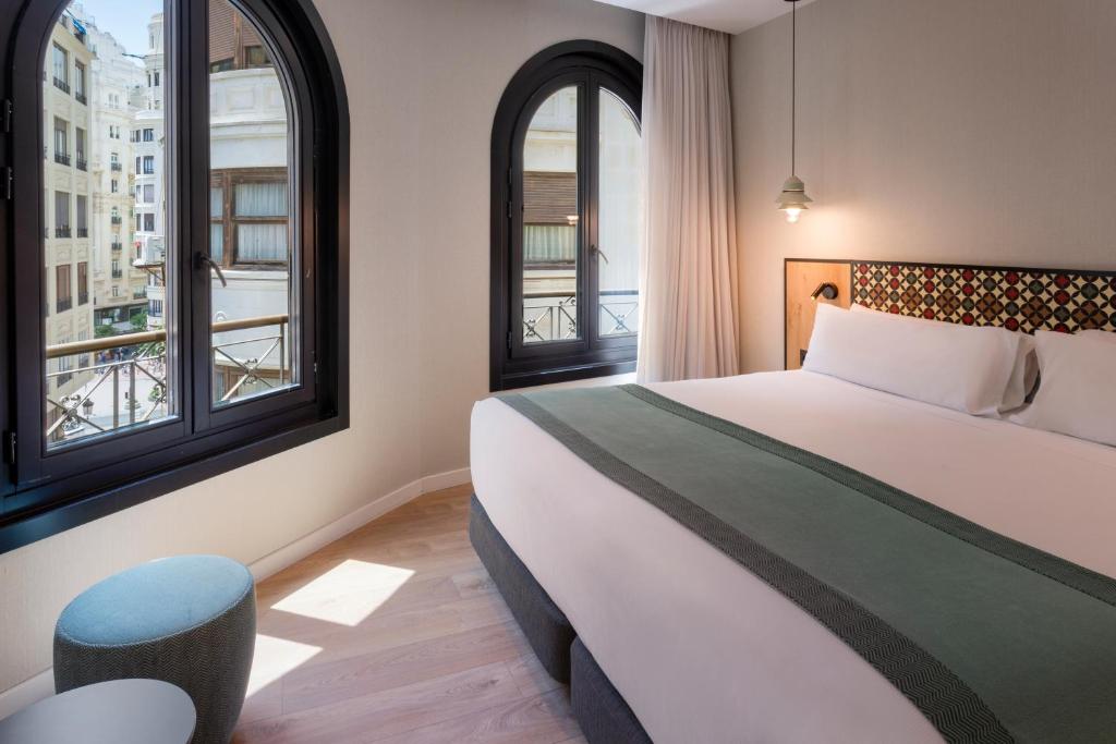 Catalonia Excelsior - Resim 38