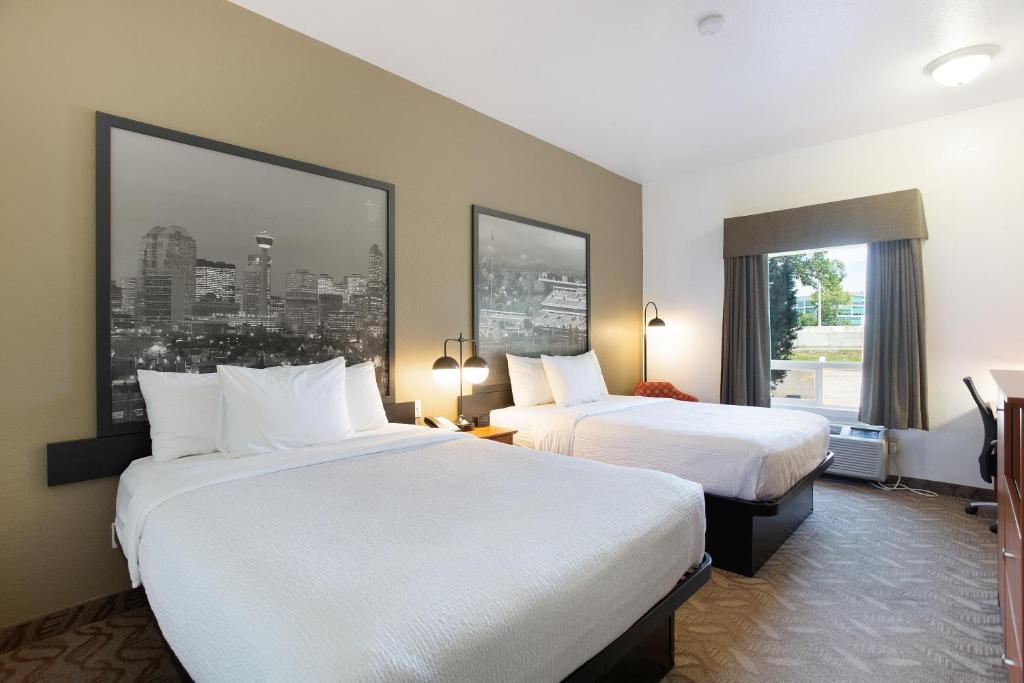 
Queen Room with Two Queen Beds - Non-Smoking
