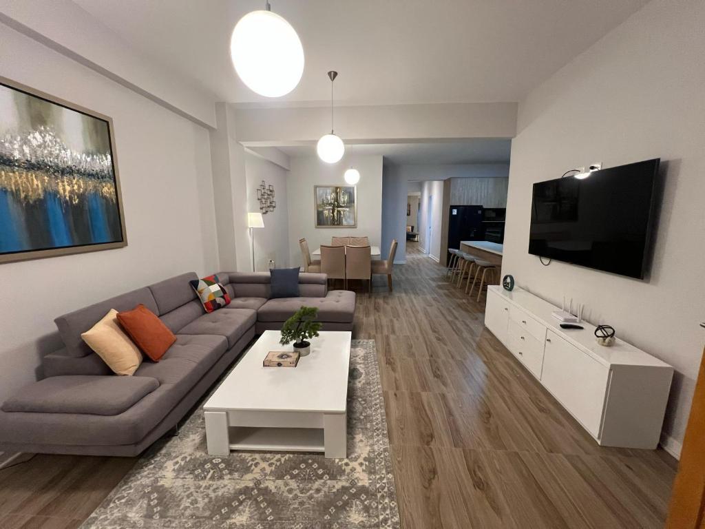 Departamento nuevo, lujoso y espacioso