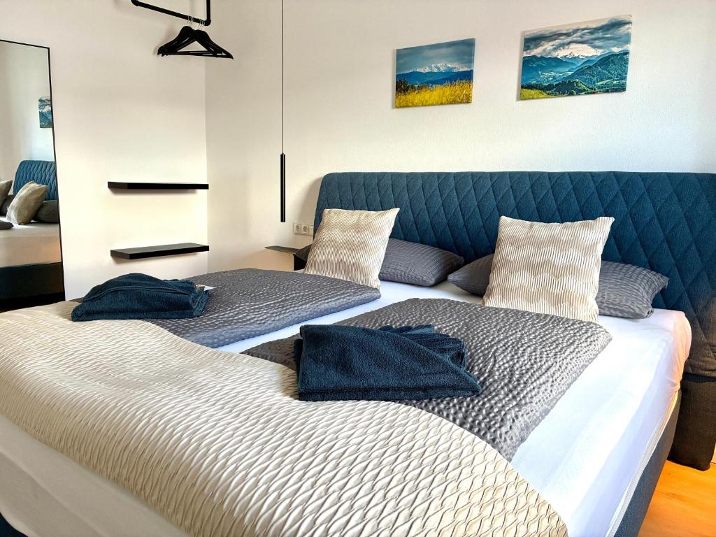 Ένα ή περισσότερα κρεβάτια σε δωμάτιο στο LYMA Suites - Family Suite S66