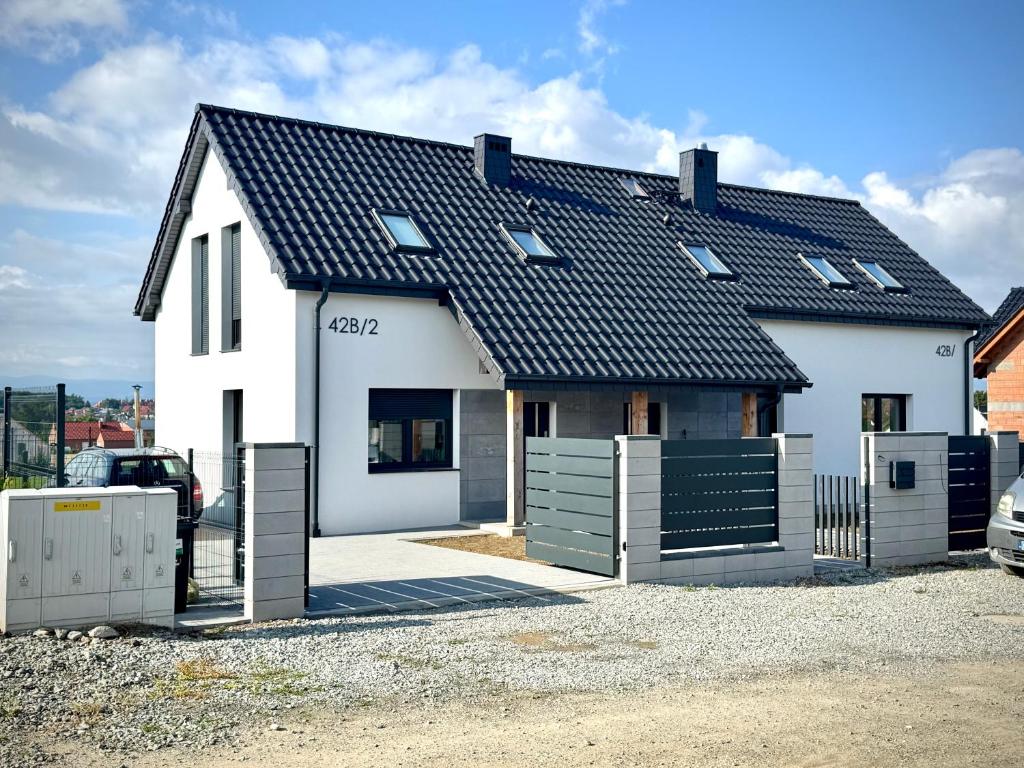 Το κτήριο όπου στεγάζεται  το διαμέρισμα