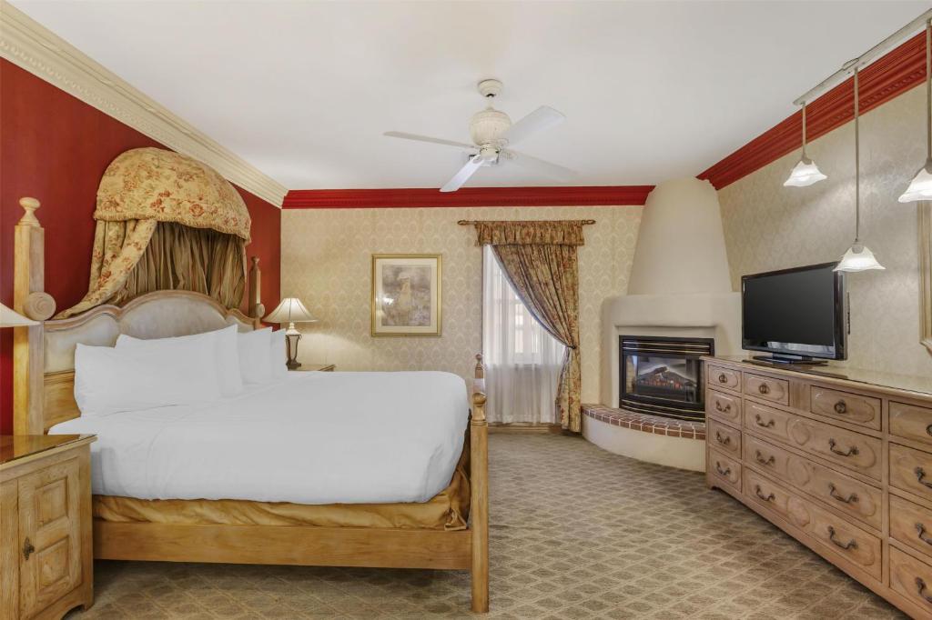 Best Western Fireside Inn - Renaissance Kingsuite Met Spa-bad
