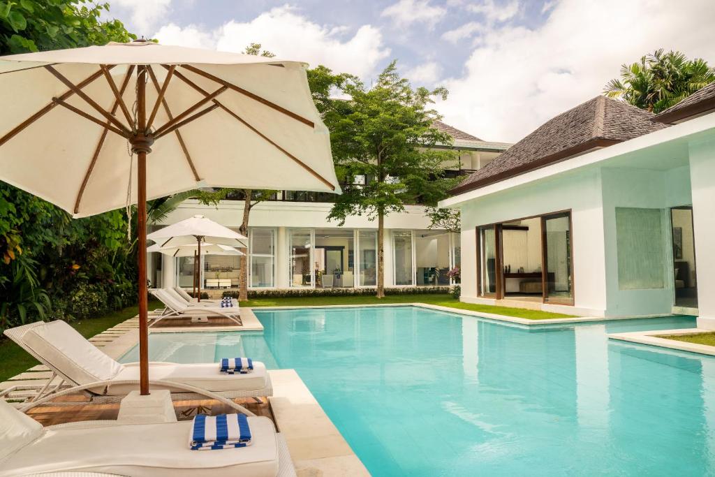 Hồ bơi trong/gần Villa Istana Putih by Nakula
