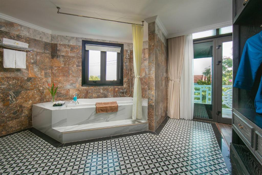 Hoi An Golden Holiday Hotel & Spa - 17