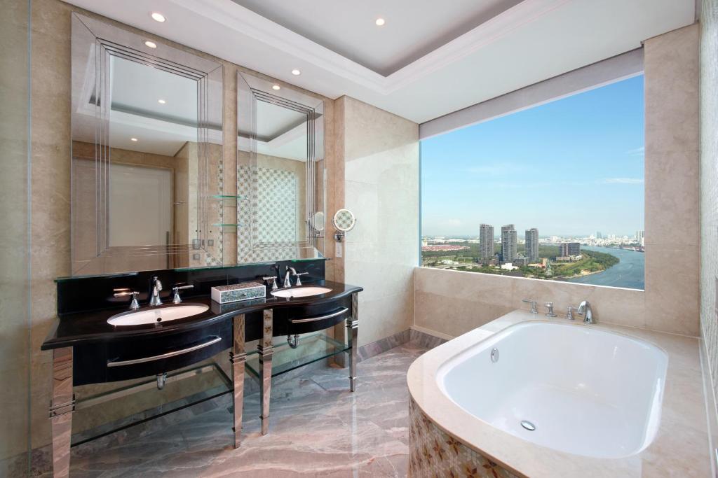 The Reverie Saigon Residential Suites - 17