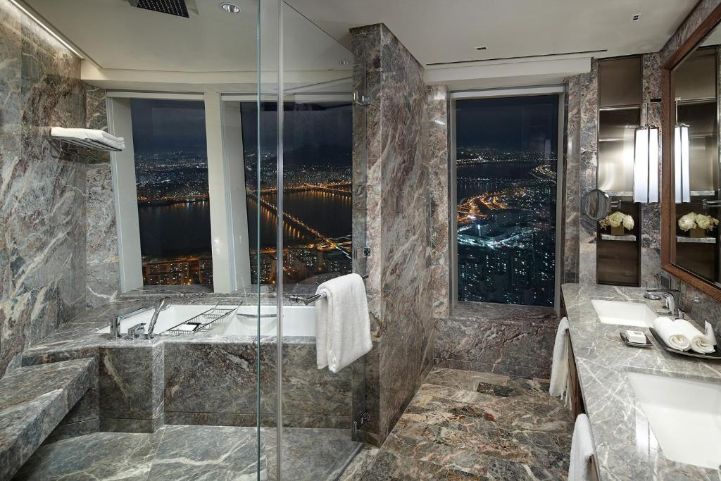 Signiel Seoul - Baño Panorámico Doble SIGNIEL Premier