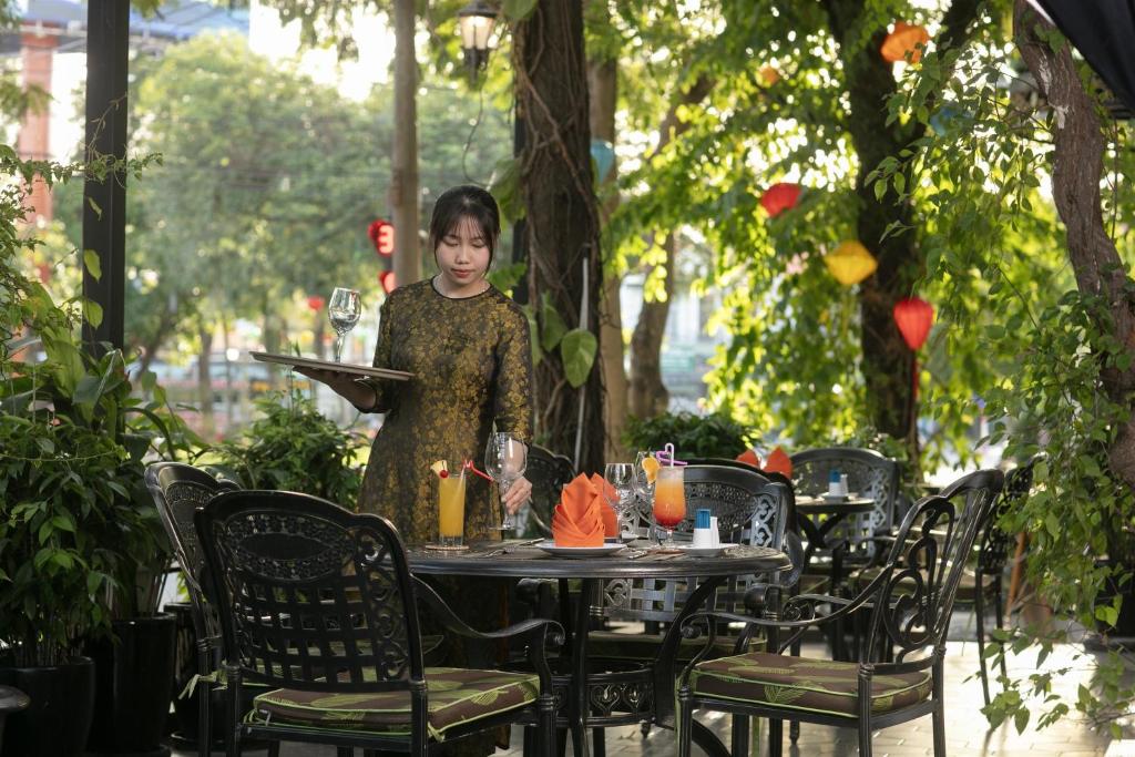 Hoi An Golden Holiday Hotel & Spa - 2