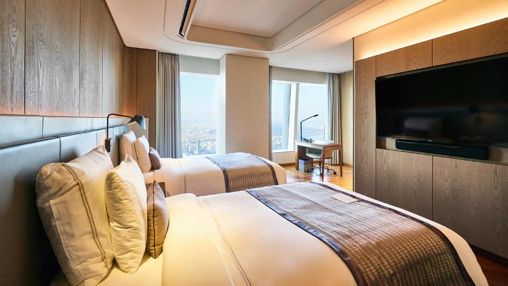 Signiel Seoul - Premier Twin River View & Scenic Bath