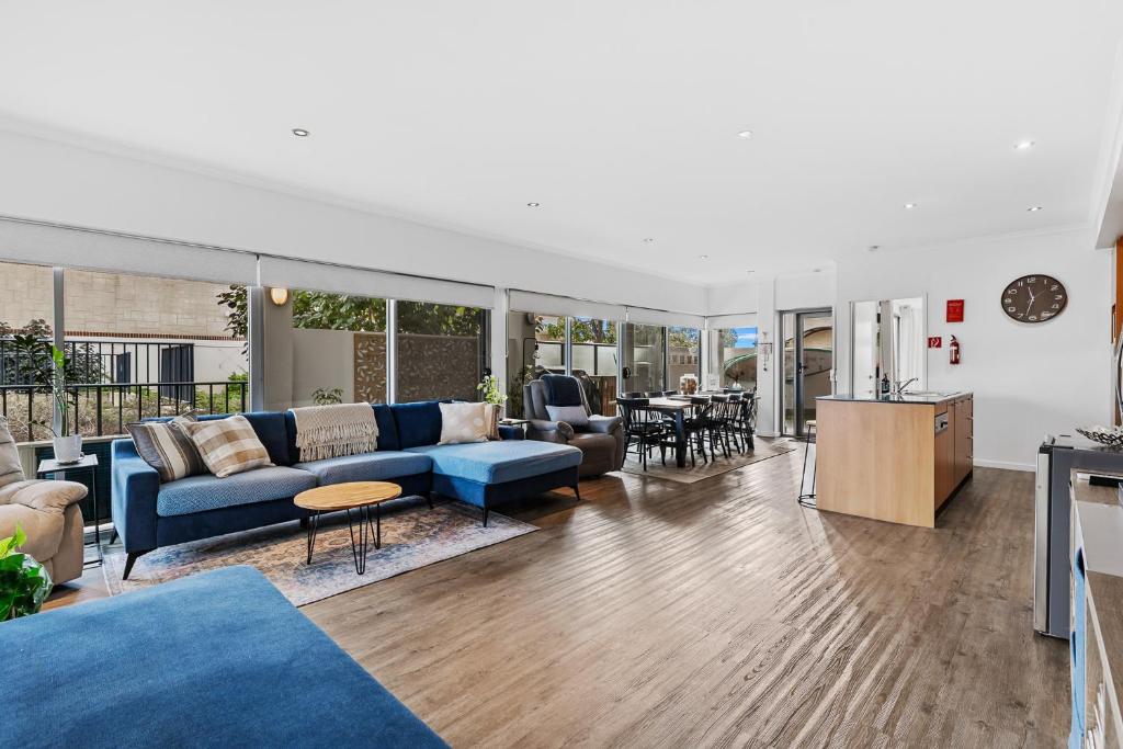 Χώρος καθιστικού στο Dolphin Harbour Haven-family Friendly-canal Front