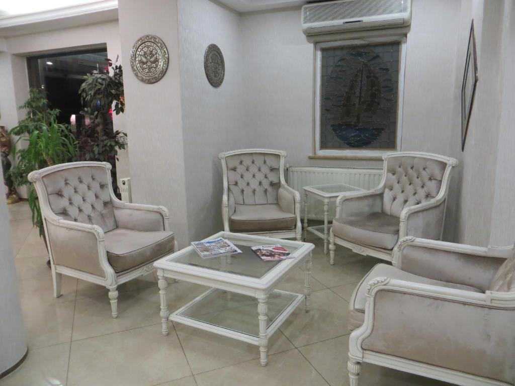 Posezení v ubytování Ozilhan Hotel