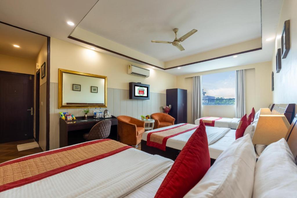 امکانات Hotel Picasso Residency near Naraina Vihar Metro Station New Delhi - تصویر ۴