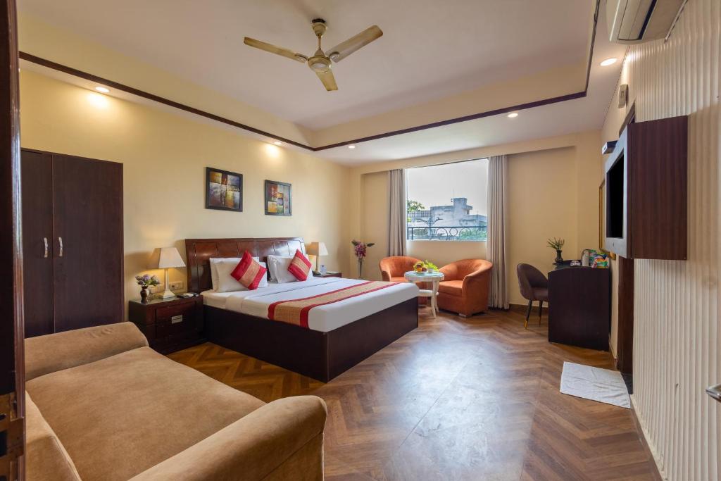 Hotel Picasso Residency near Naraina Vihar Metro Station New Delhi در دهلی نو
