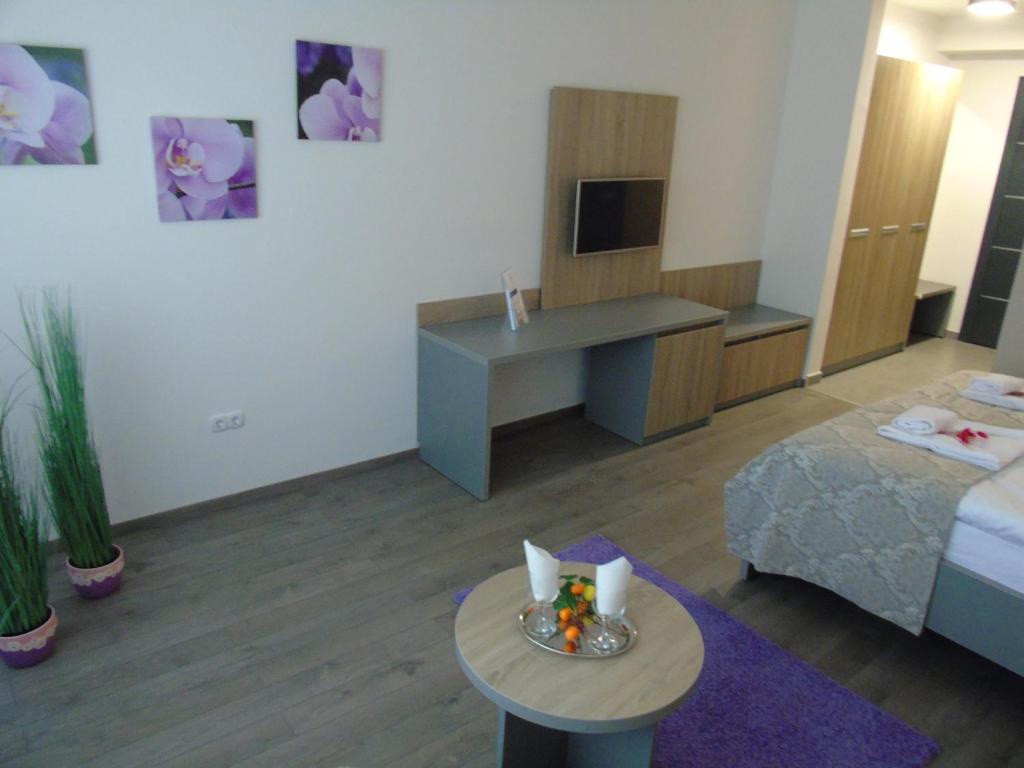 Motel Kamenica - Chambre Double Avec Lit D'Appoint