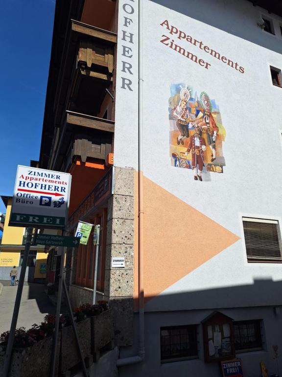 a mural on the side of a building at Appartement Simone in Imst
