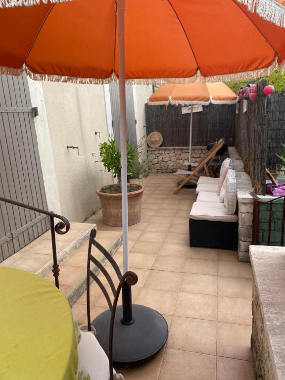 La Papaline de Caroline - Apartment With Pool View