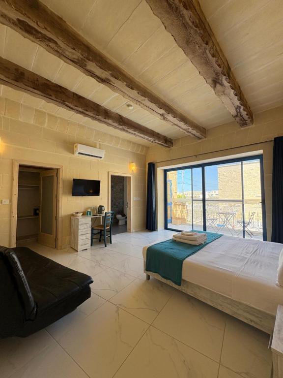 Fiftyfour West Boutique Living - 1