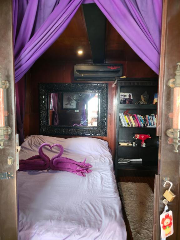 Sabai Sabai Liveaboard Bangkok - 6