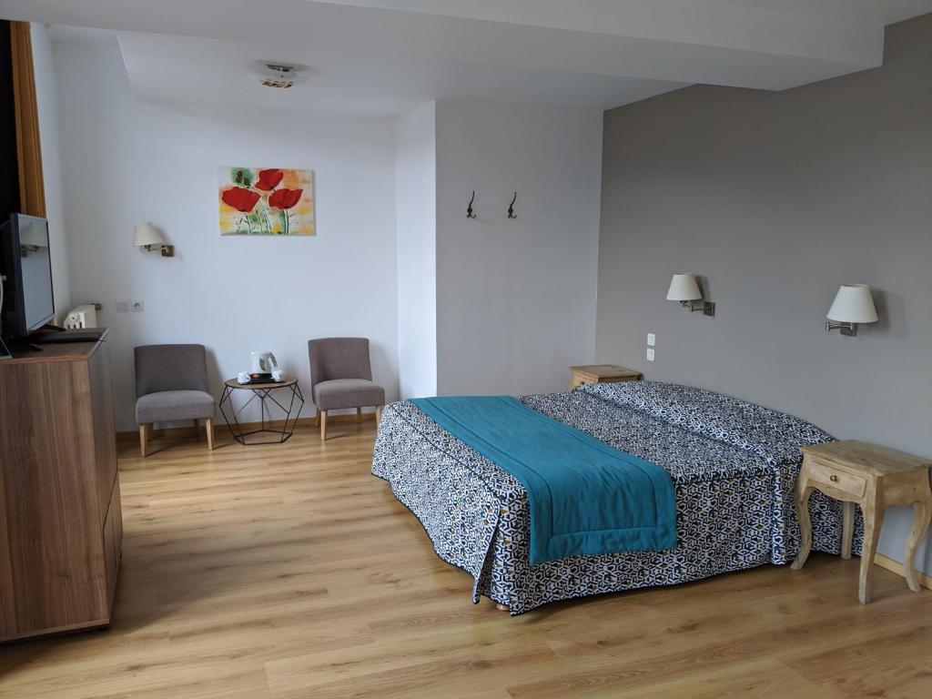 Logis Hôtel Regina - Habitación Doble Con Balcón