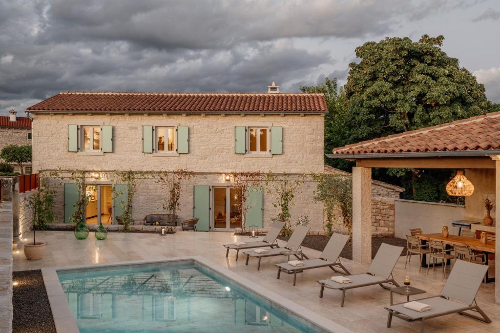 Bassein majutusasutuses Villa Lapidea by Istrialux või selle lähedal