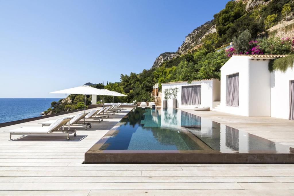 6 Bedroom Villa Oasis in Ibiza City, 1251, Es Cubells (preços ...