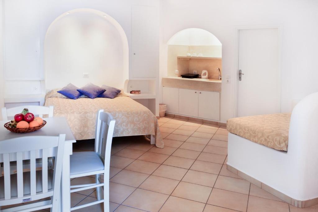 Studio (3 Adults)
