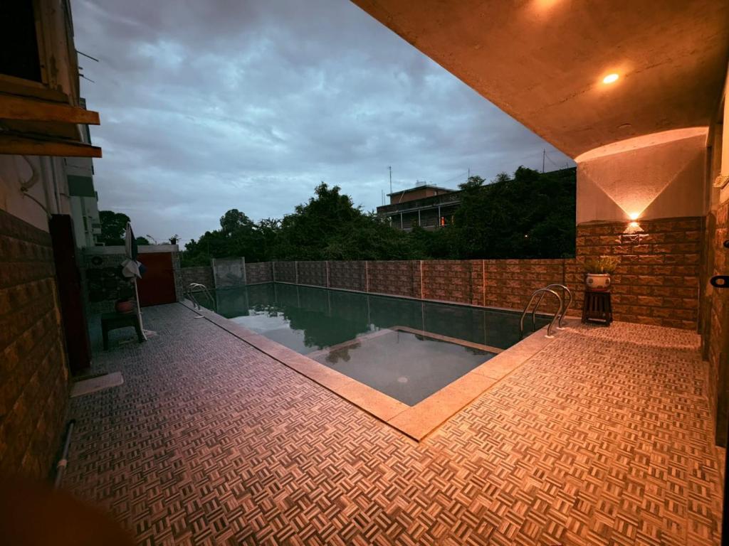 Piscina en o cerca de Utopia at Blissful Haven- near Auroville visiter center