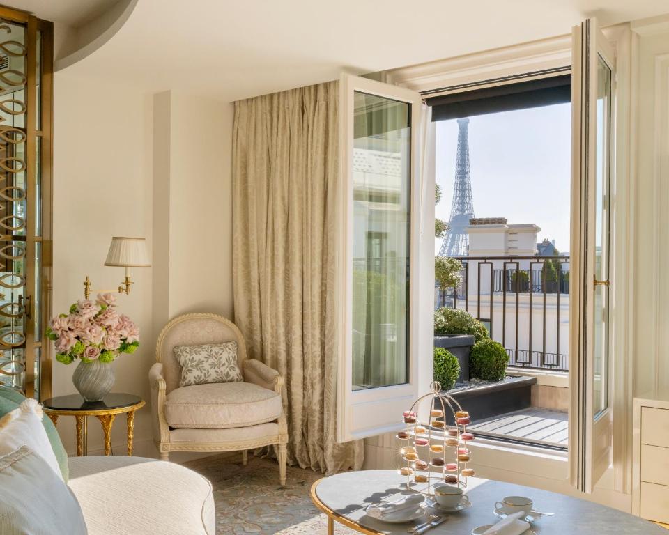 Four Seasons Hotel George V Paris photo