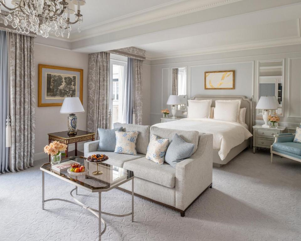 Four Seasons Hotel George V Paris - 12