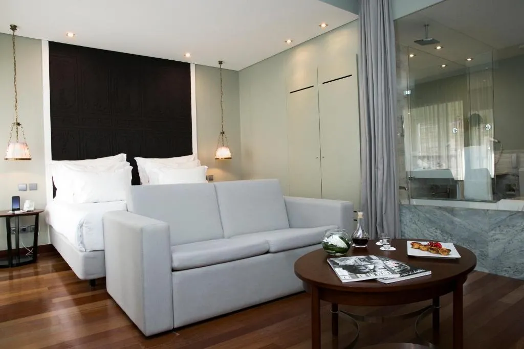 Deluxe Room with King Size Bed