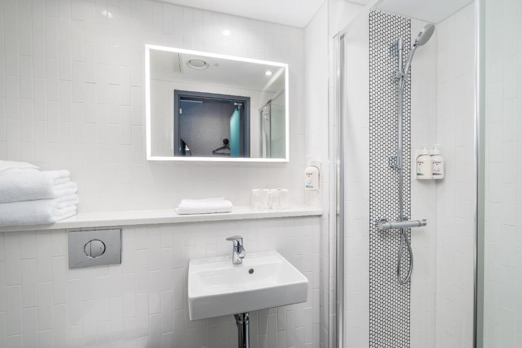 
Comfy Double Room with Window
