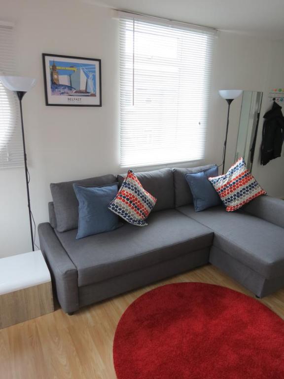 City Centre-Great Location-Parking - Fast WiFi - One-Bedroom Apartment