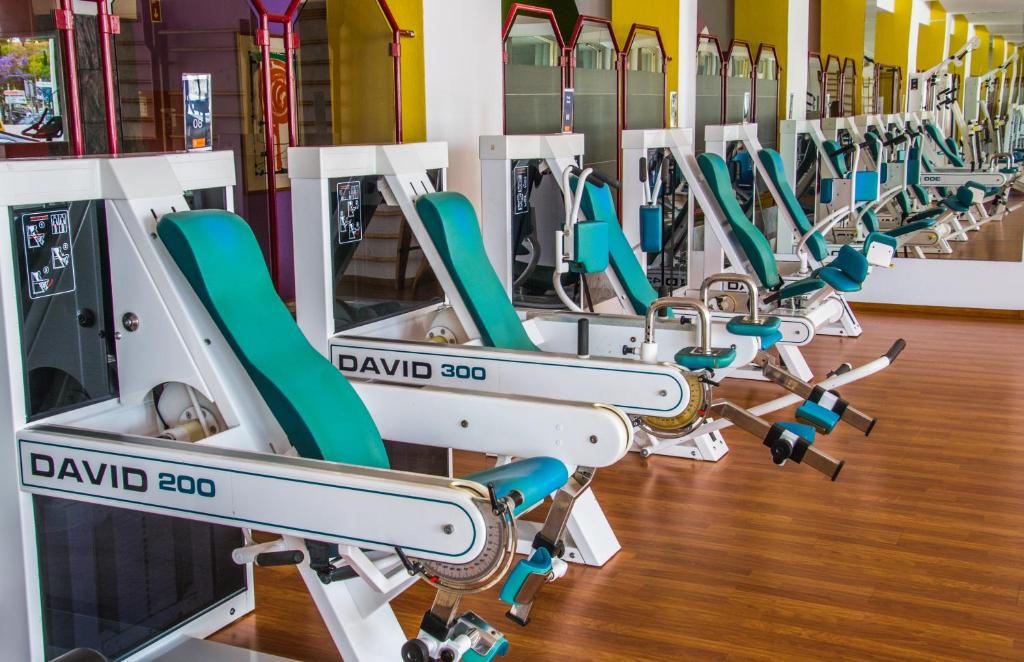 Fitness centrum a/nebo fitness zařízení v ubytování Luna Hotel da Oura