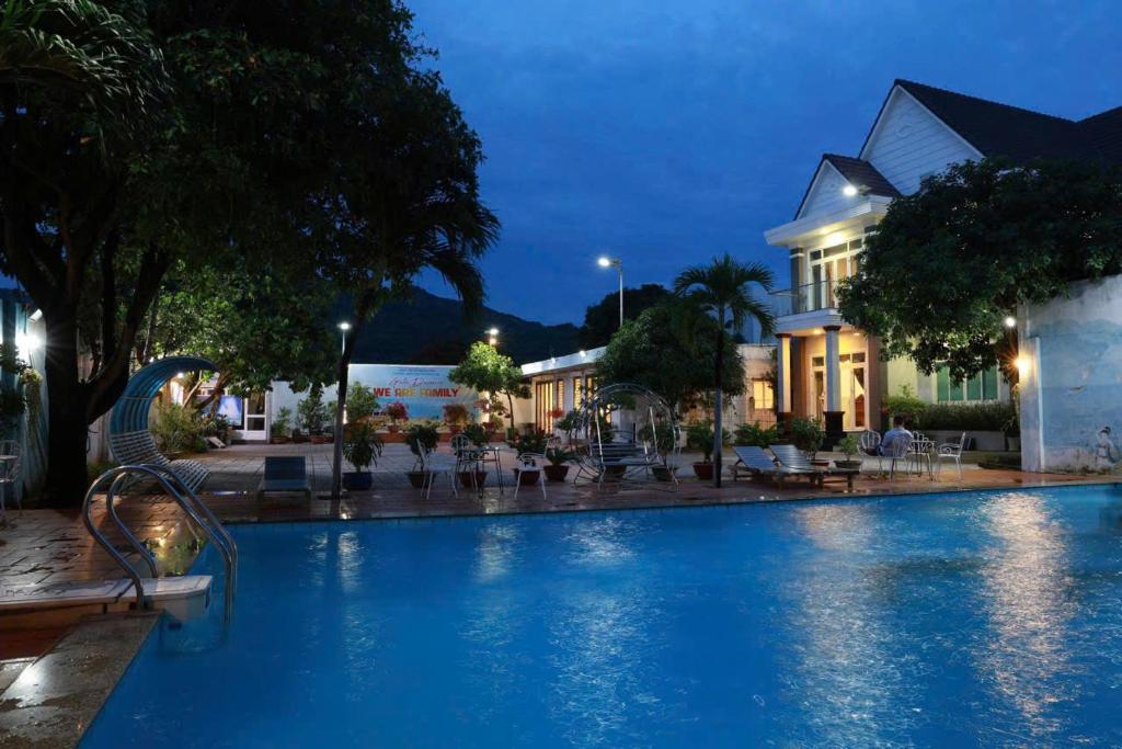 Bazén v ubytování Gold Stars Hotel nebo v jeho okolí