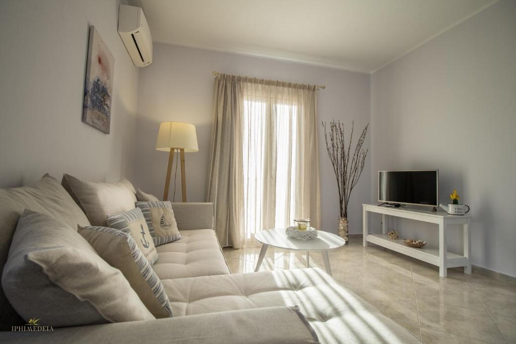 Iphimedeia Luxury Hotel & Suites - 14